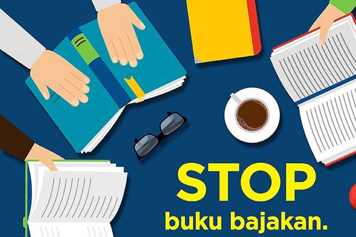 atop buku bajakan