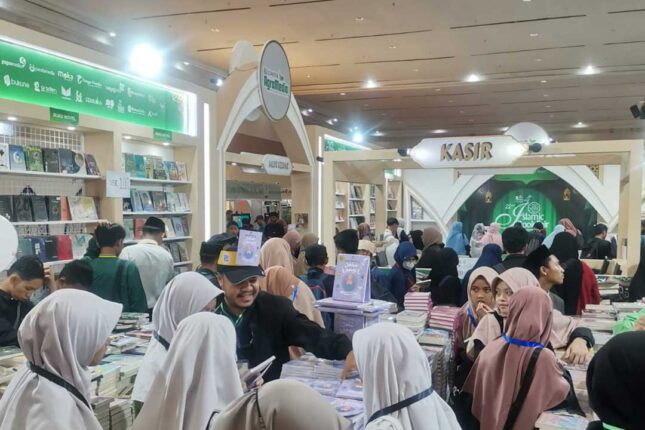 stan-kelompok-agromedia di Islamic Book Fair